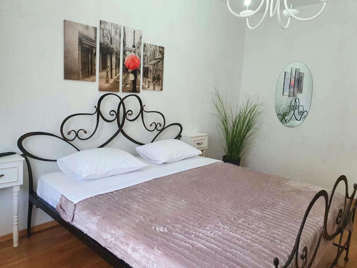 Negruzzi 2 Bedrooms Апартаменти
